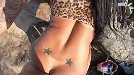 Risky Beach Sex: He Eats Teen 18+ And Cums On Big Ass