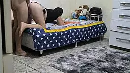 descobri que meu padrasto fodia minha meia-irmã com suas tetas grandes e bunda gorda