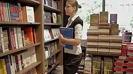 Teen Gives Oral Service and Ride to Nerd