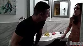 Step-sis reveals her sexual secrets in filthy kings video