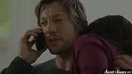 18+继女在狂野骑操中肛门被指