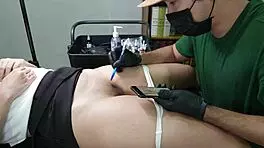 Tattoo artist seduces client, bangs her with creampie 🔥