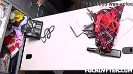 Teen amateur's big ass blowjob for cash