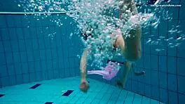 OMG, liza bubarek is such a hot underwater mermaid babe!!