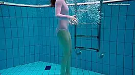 OMG, liza bubarek is such a hot underwater mermaid babe!!