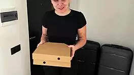 The Cute Courier Was a Pervert! I Fucked Her Hard and Came in Her Mouth for Pizza Payment. What a Wild Ride!