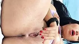 Horny Amateur Fucks Her Wet Pussy