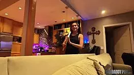 Sexy stepdaughter Sommer Love pleases stepdaddy