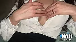 watch me fuck myself with this big dildo 😏