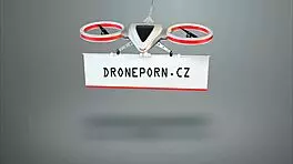 多莉在浴室被间谍摄像头抓拍，哇！😲