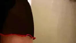 Honey spreads her pussy lips and gets a facial!