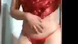 Peruvian cousin dances twerking in red outfit on webcam