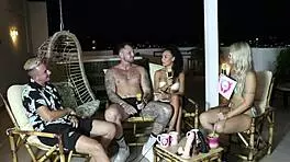 Fazia pornô sem mostrar rosto, família apoia menos o pai. Bruna e Ale Sheer Red brilham! 🔥