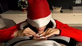 Fan wishes squirting pussy from santa