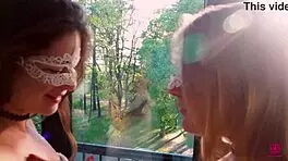 业余两女一男3P群P亲吻狂欢