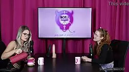 Ruiva gostosa says she wants more porn while her pussy gets licked