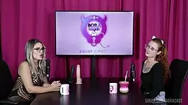 Ruiva gostosa says she wants more porn while her pussy gets licked