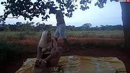 Enfiei A Pica Na Loirinha No Meio Da Estrada Em Publico Assista Completo No Xvideos Red