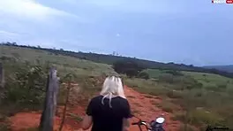Enfiei A Pica Na Loirinha No Meio Da Estrada Em Publico Assista Completo No Xvideos Red