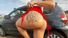 Brazilian married milf shows off in parking before motel banging