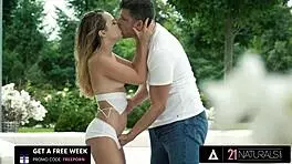 21 Naturals - 可爱女星Mona Blue湿逼被操得前所未有