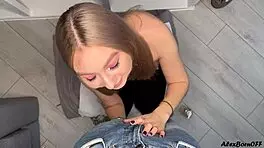 homemade couple brings blonde babe to orgasm with handjob