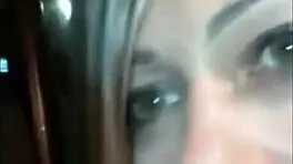 18岁辣妹镜前自慰高潮狂喷到处都是！