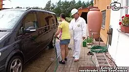 Deutsche Dumme Skinny Teen 18+ Bekommt Outdoor Sex Von Ihrem Alten Chef!