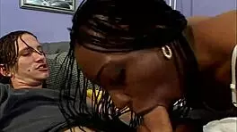 黑人啦啦队短裙弯腰硬狗交狂操