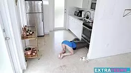 Young Klutz Bambi Black Nailed Hard Before Facial