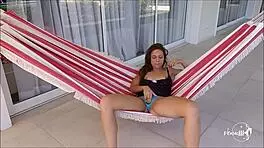 Acordei Safada Querendo Esfregar O Grilinho E Molhei A Calcinha Com O Hitachi