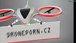 在海滩偷窥裸体少女18+！