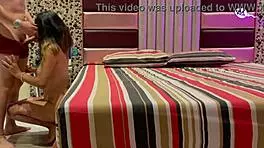 Valeria gritona arrecha quiere que la nalgueen