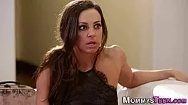 Teen stepdaughter scissor threesome 😈