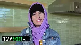 Arab Woman In Hijab Pleasures Boyfriend Intimately