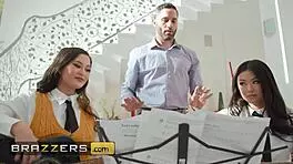 Lulu chu and jasmine wilde swallow maestros dick during concert exercise