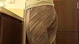 Universitaria Argentina Shows Upskirt on Outdoor Prom Trip