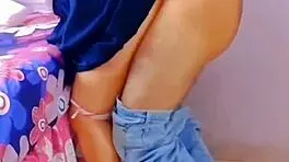 Joven estudiante me la chupa hasta correrme en su boca de inocente putita real casero amateur