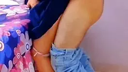 Joven estudiante me la chupa hasta correrme en su boca de inocente putita real casero amateur