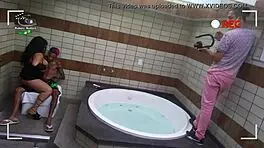 Making of coroa experiente fazendo cena com novinho cheio de tatuagem do pau grande wallif santos completo no xvideos red