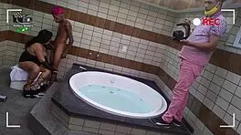 Making of coroa experiente fazendo cena com novinho cheio de tatuagem do pau grande wallif santos completo no xvideos red