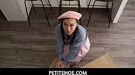 How does tiny 18+ neighbor Kimmy Kim fit it all?