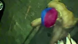 Depois de uma resenha fiquei animadinha e pedi pros meus amigos pararem o carro pra fuder com eles na rua sem camisinha sem ligar pras pessoas que estavam passando e olhando