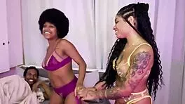 Sortudo Fudeu A Namorada E Amante Juntas Joao O Safado - Vicky Menage