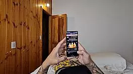 嘿继兄，你想在你新app上要我的裸照还是什么？