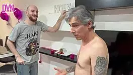 她答应狂野肛门三人组双插，Infiel秘密与粗暴拉丁动作安全