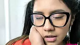 Ivanna Diaz Meets Girl On Bumble