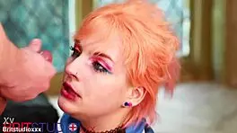 辣护士穿制服挑逗吸每个病人的鸡巴，射满脸