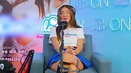 Gemma Leone hits 5 orgasms back-to-back until her legs shake!