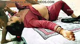 Indian Desi Bhabhi Seduces Gym Boys For Deepthroat And Doggy Action